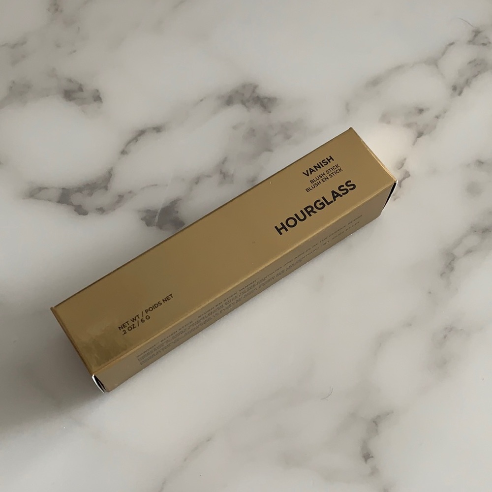 Hourglass Blush in devoted